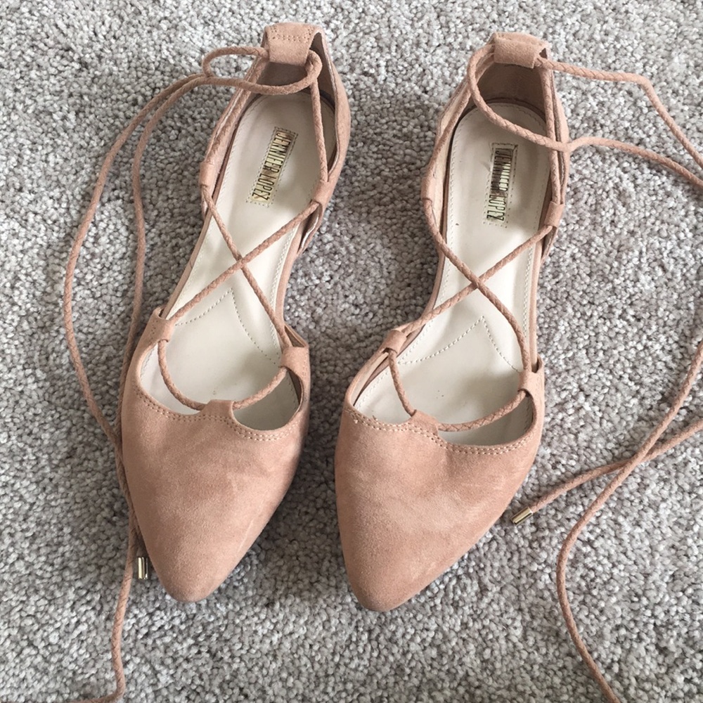 Nude flats